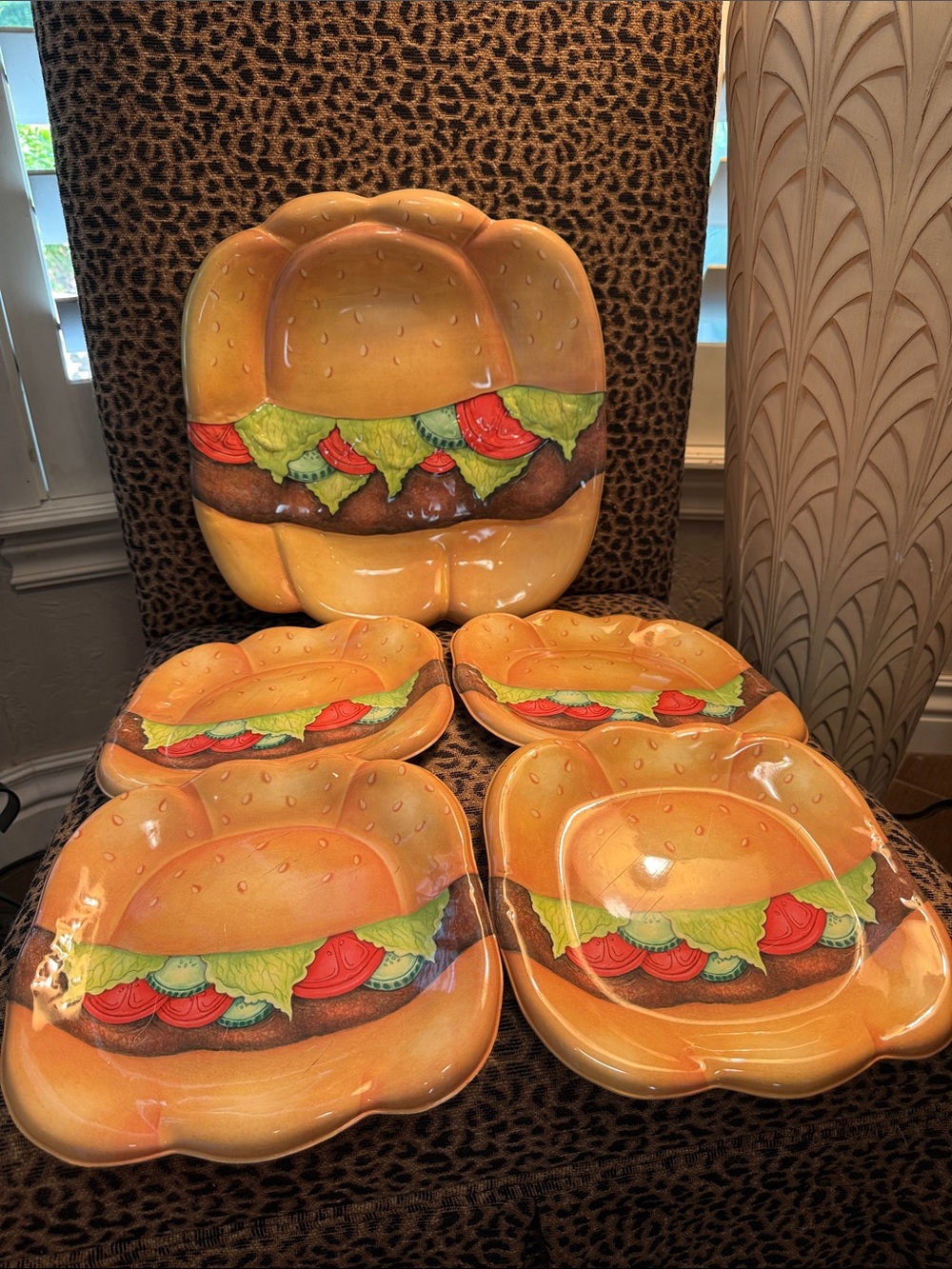 Novelty Hamburger Plastic Serving Plate Set - Yellow/Orange